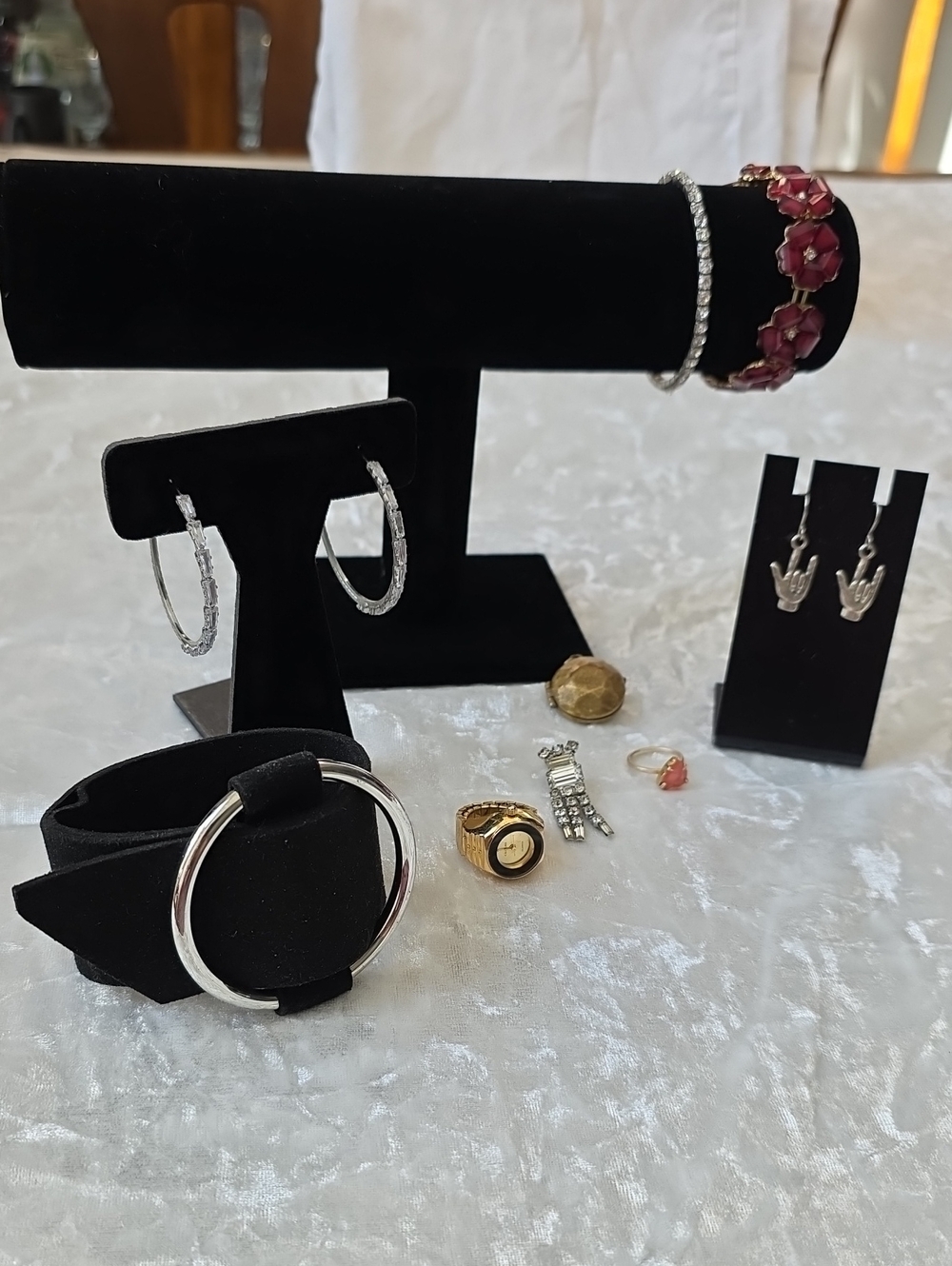Costume Jewelry Lot*